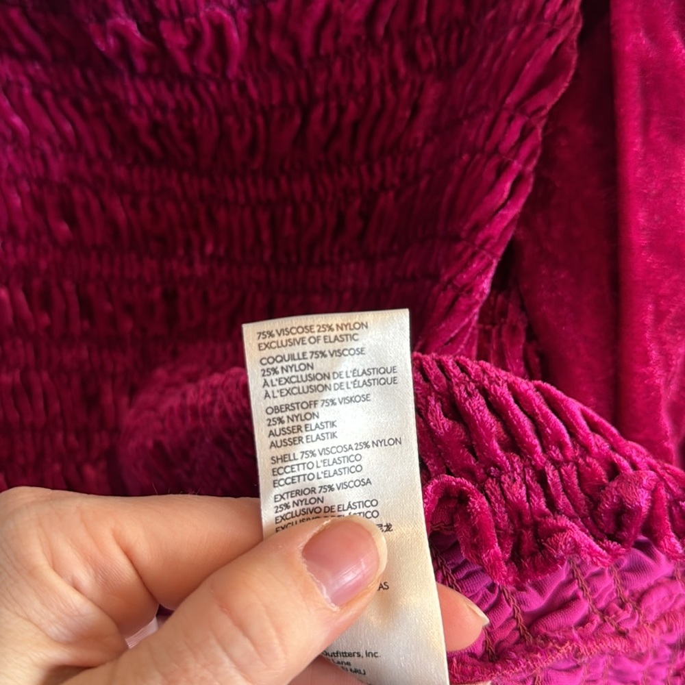 ANTHROPOLOGIE SMOCKED PUFF SLEEVE RASPBERRY VELVET TOP LARGE - Picture 8 of 9